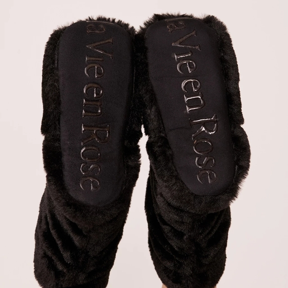 Faux Fur Heatable Bootie Slippers - Picture 2 of 4